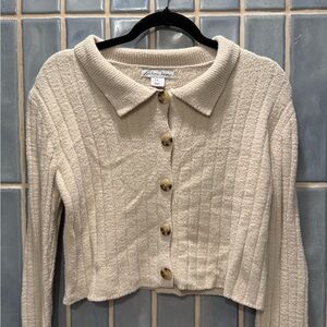 Cream Textured Ribbed Buttoned Crop Cardigan